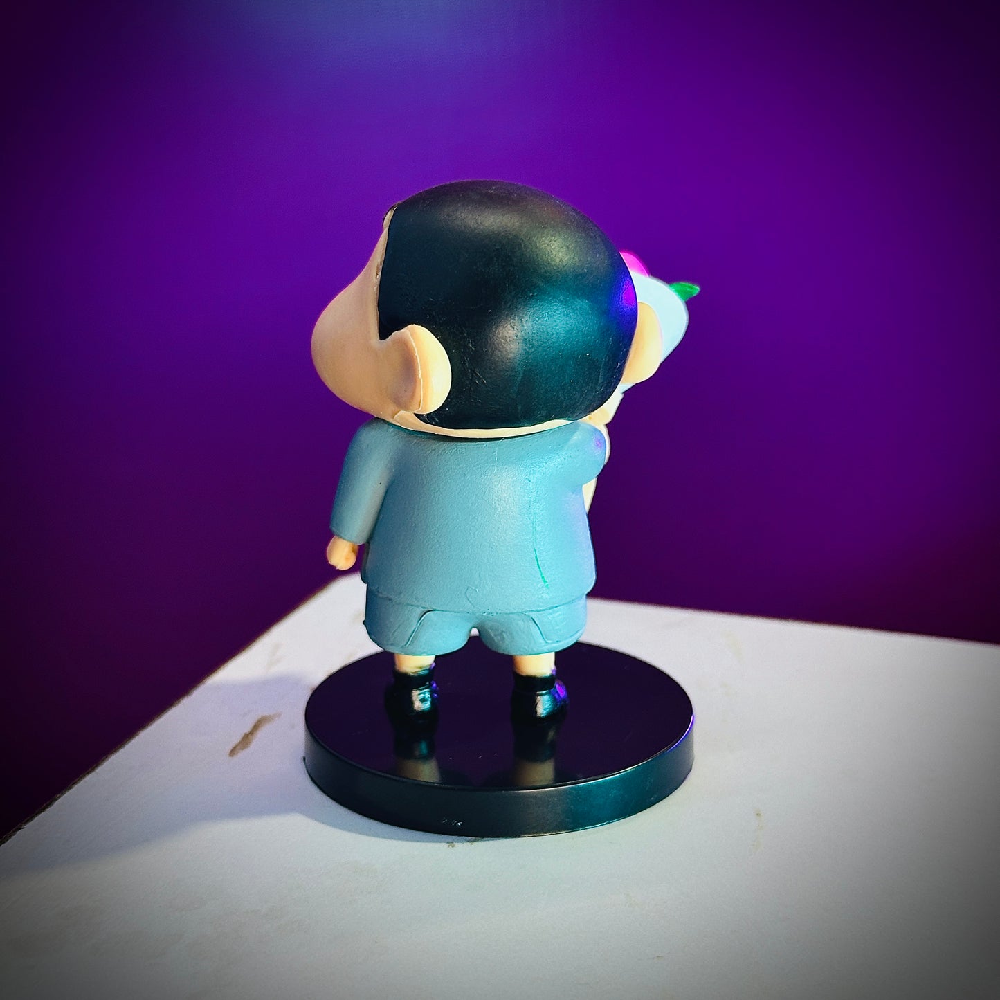 Shinchan holding flowers collectible figure