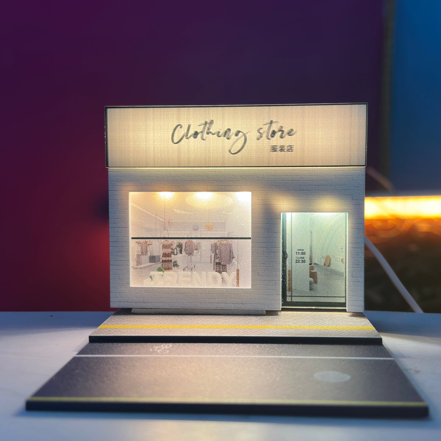 1:64 Clothing Store Parking Scene Diorama | Diecast Car Display Model Set