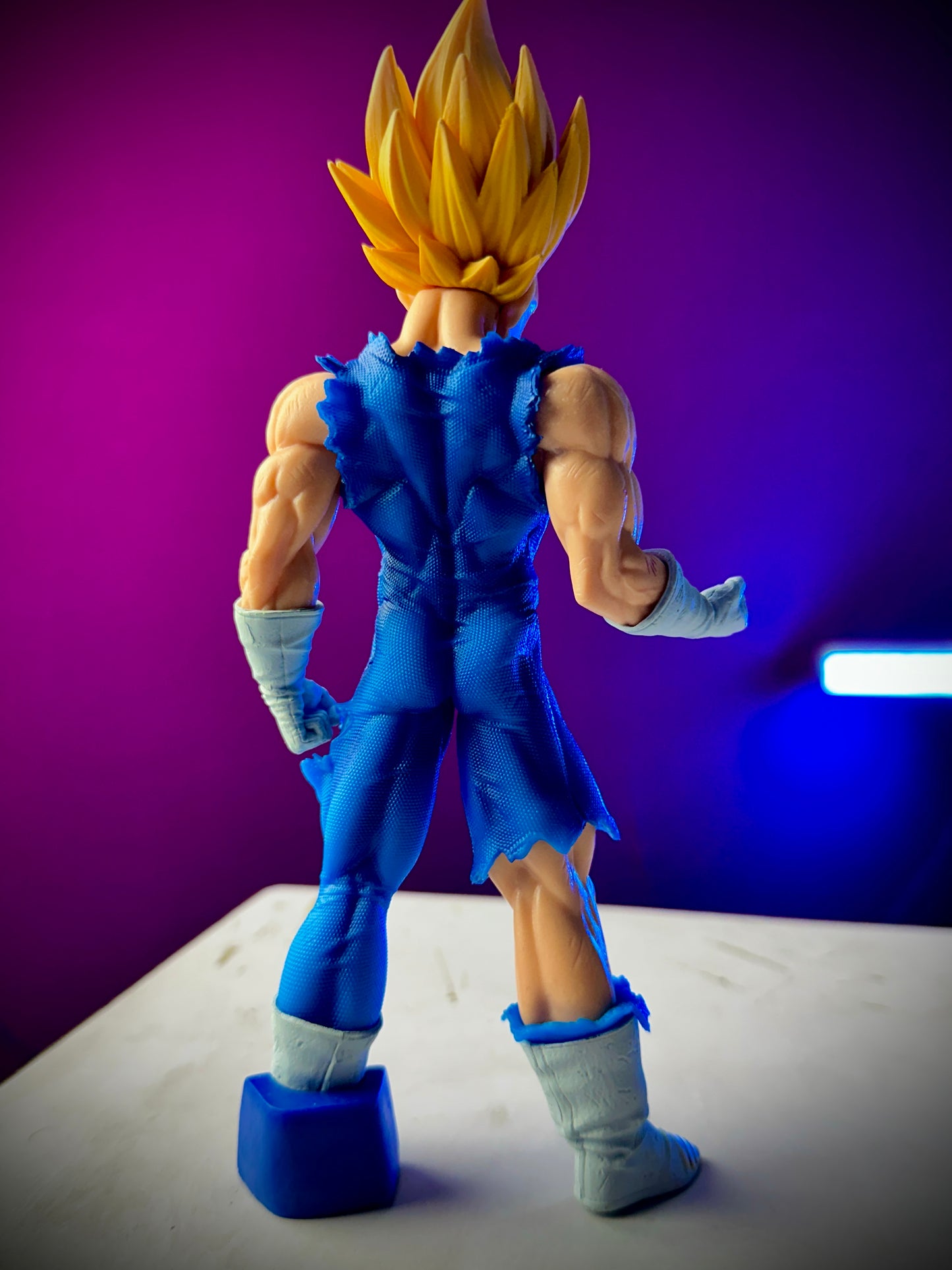 DBZ Majin Vegeta Fist Standing Figure – 20cm Dragon Ball Z Collectible