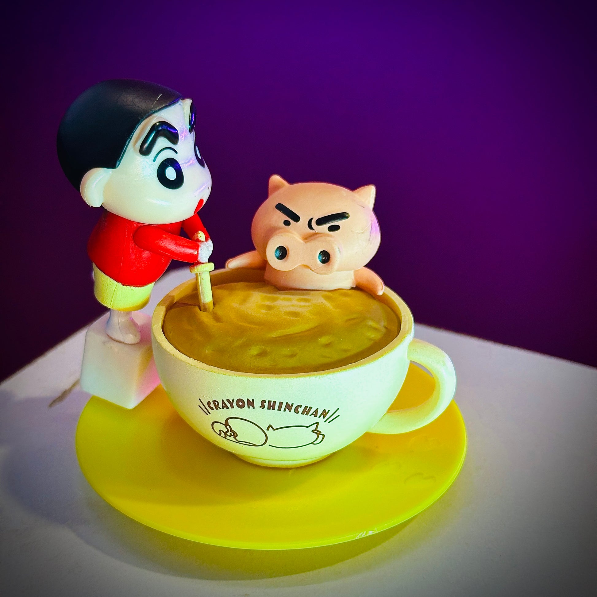 Funny Shinchan restaurant mini figure resin toy for desk decor
