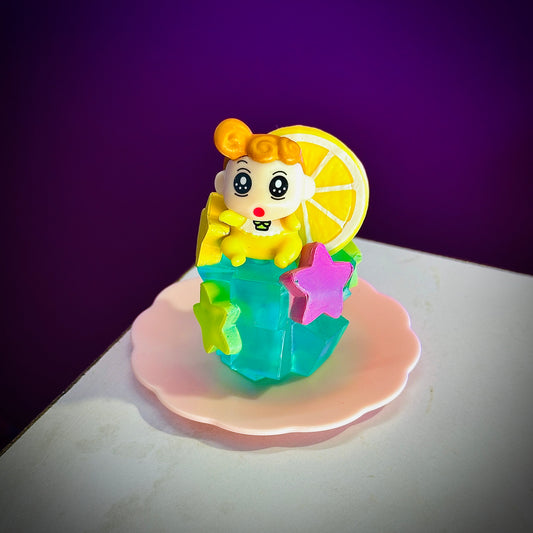  Shinchan Himawari lemon drink mini collectible on pink plate