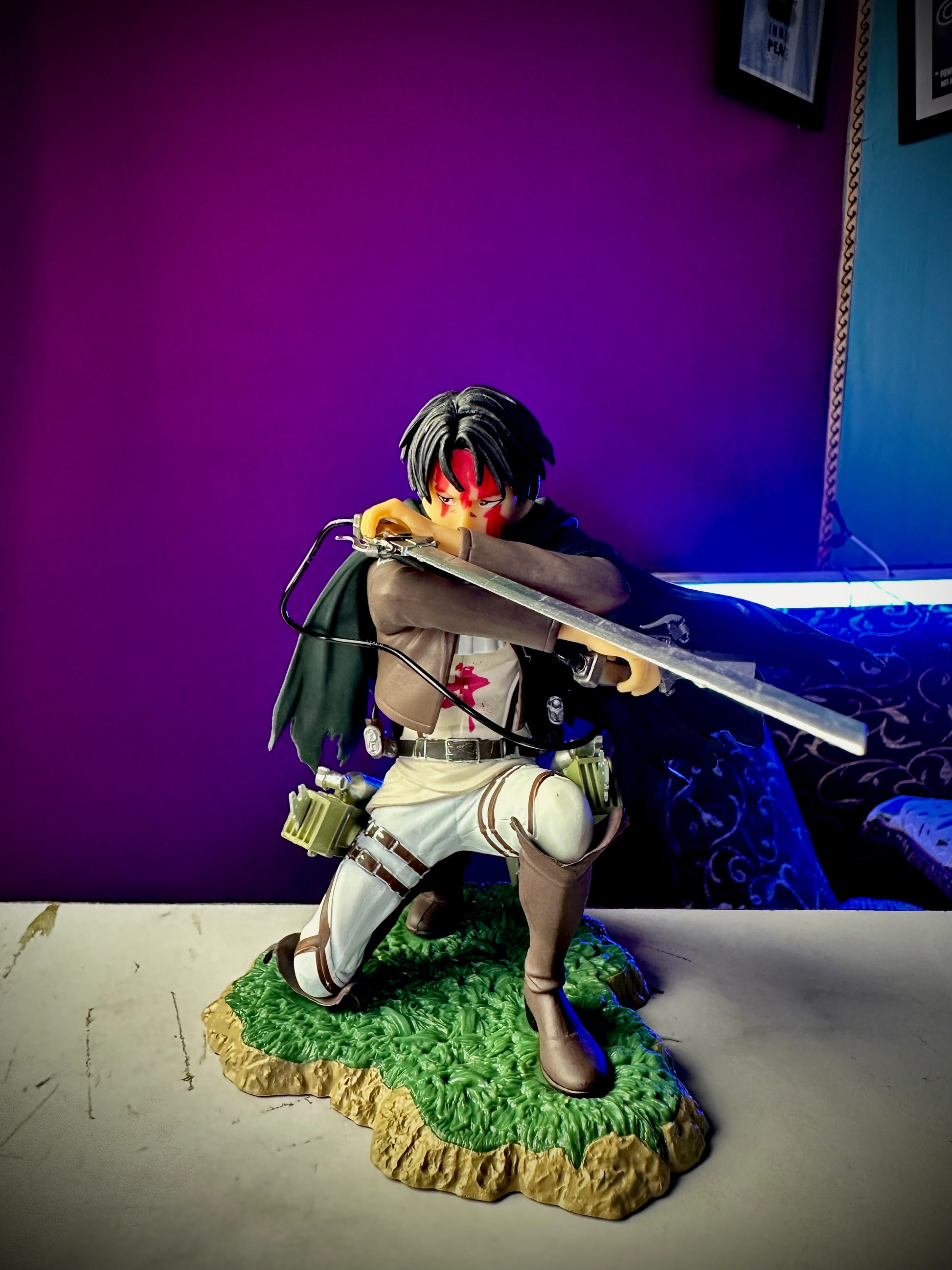 Levi Ackerman Attack on Titan battle pose anime statue