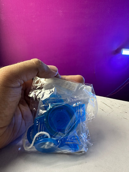 Fast spinning launch toy with string
