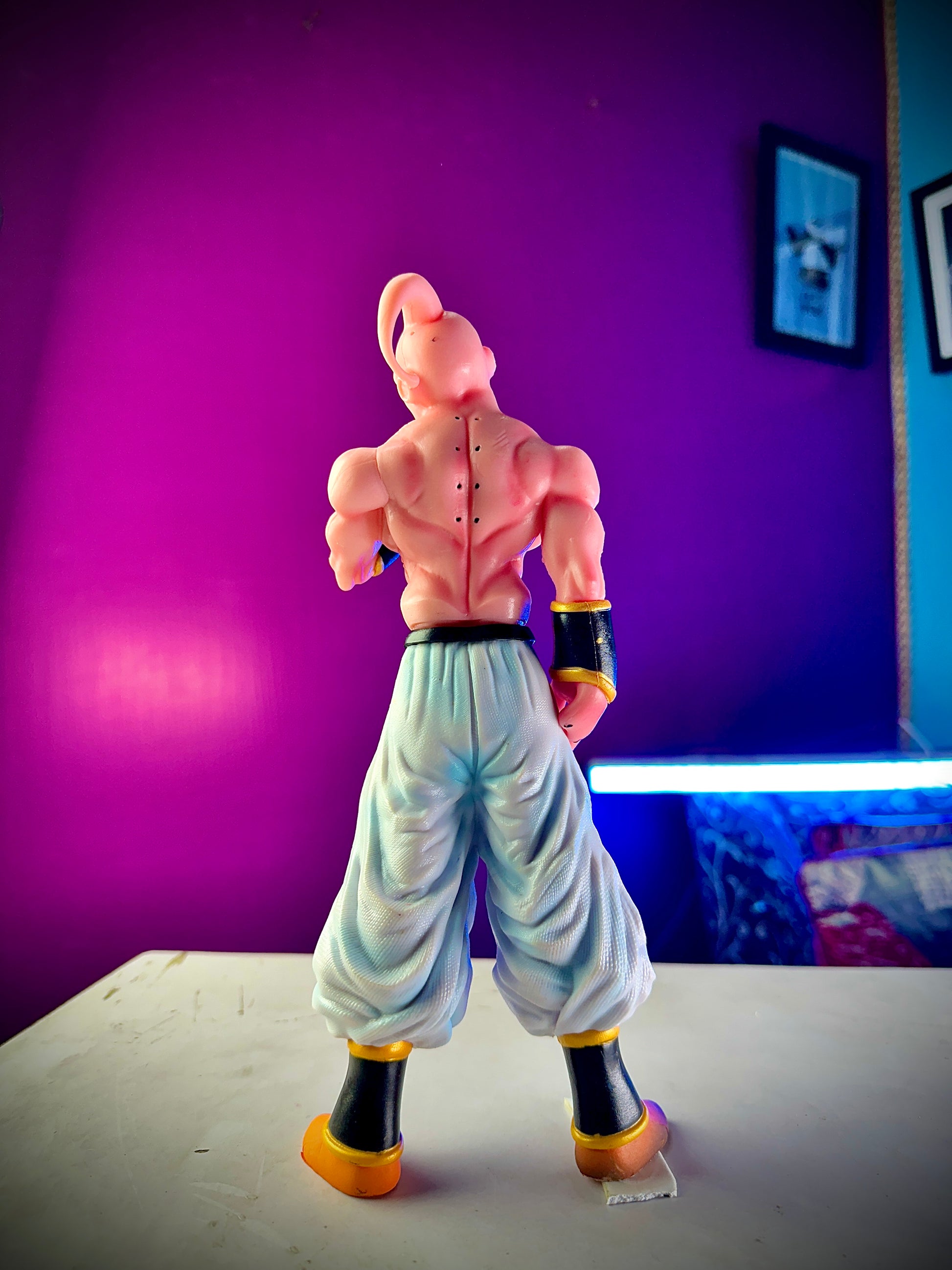 27cm Majin Buu figure with bonus candy accessory
